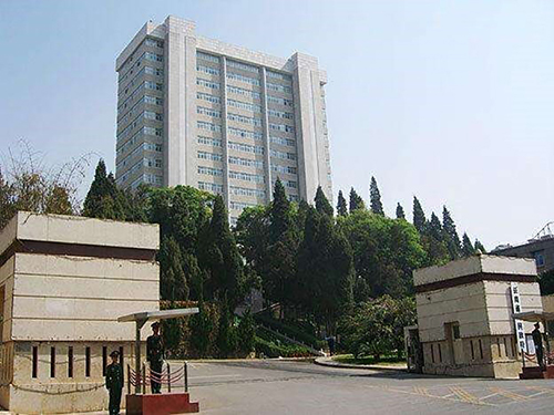 1、云南省人民政府辦公園區(qū)監(jiān)控報警系統(tǒng)升級改造項(xiàng)目500px.jpg